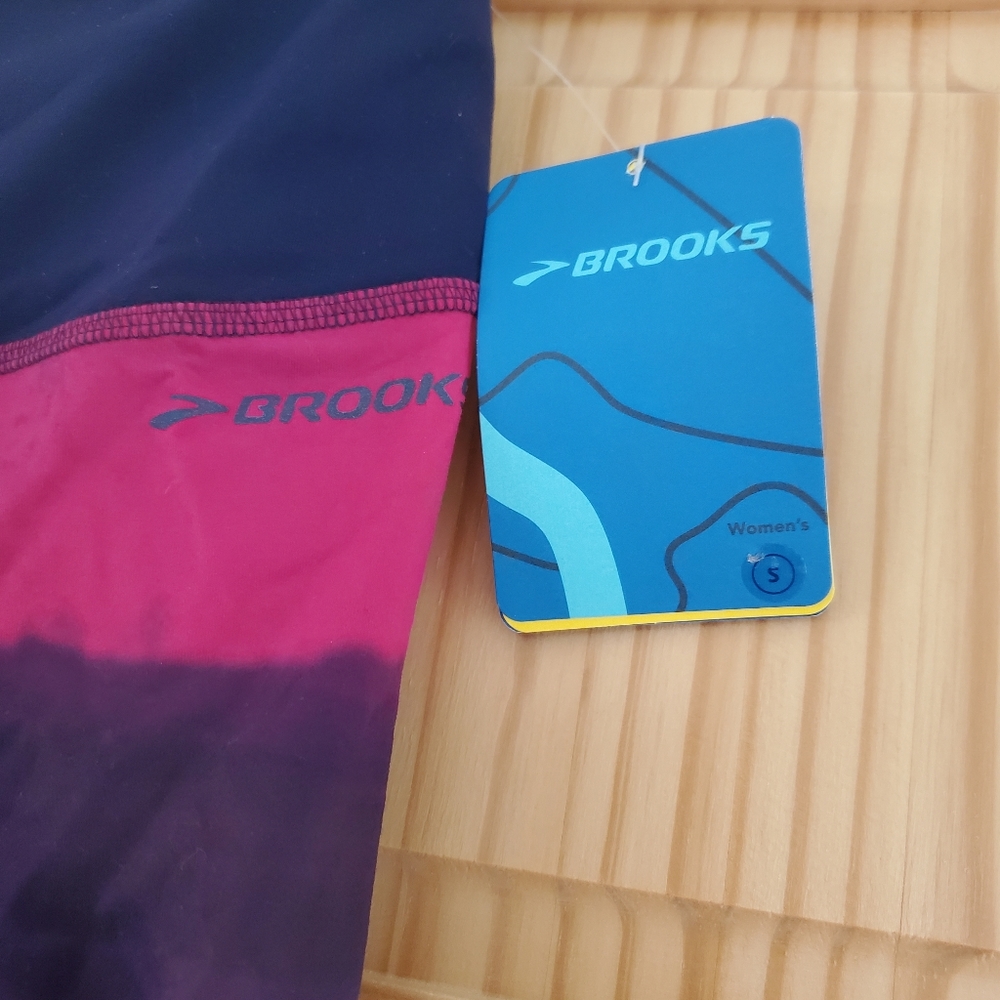 Brooks jogging pants